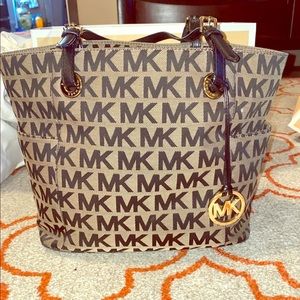Michael kors purse